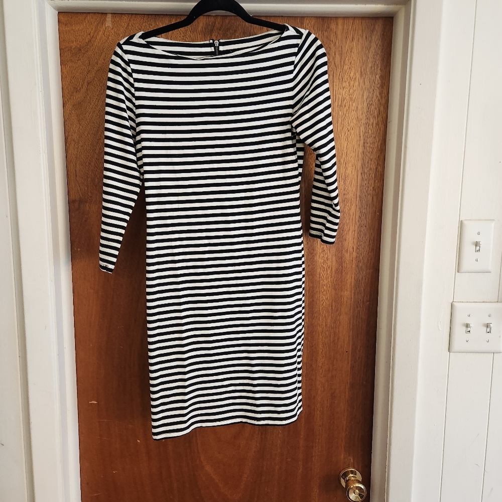 Xhilaration Womens Dress Size Medium Black/white striped Zipper 3/4 Sleeve